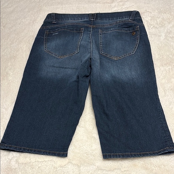 Democracy Women's Blue Jean Shorts - Picture 4 of 6